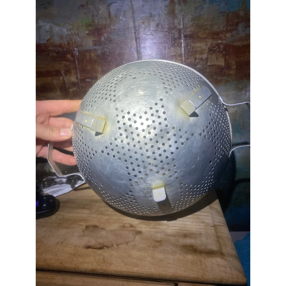 Vintage Aluminum Star Pattern Colander Footed Strainer Made in‎ Hong Kong Silver